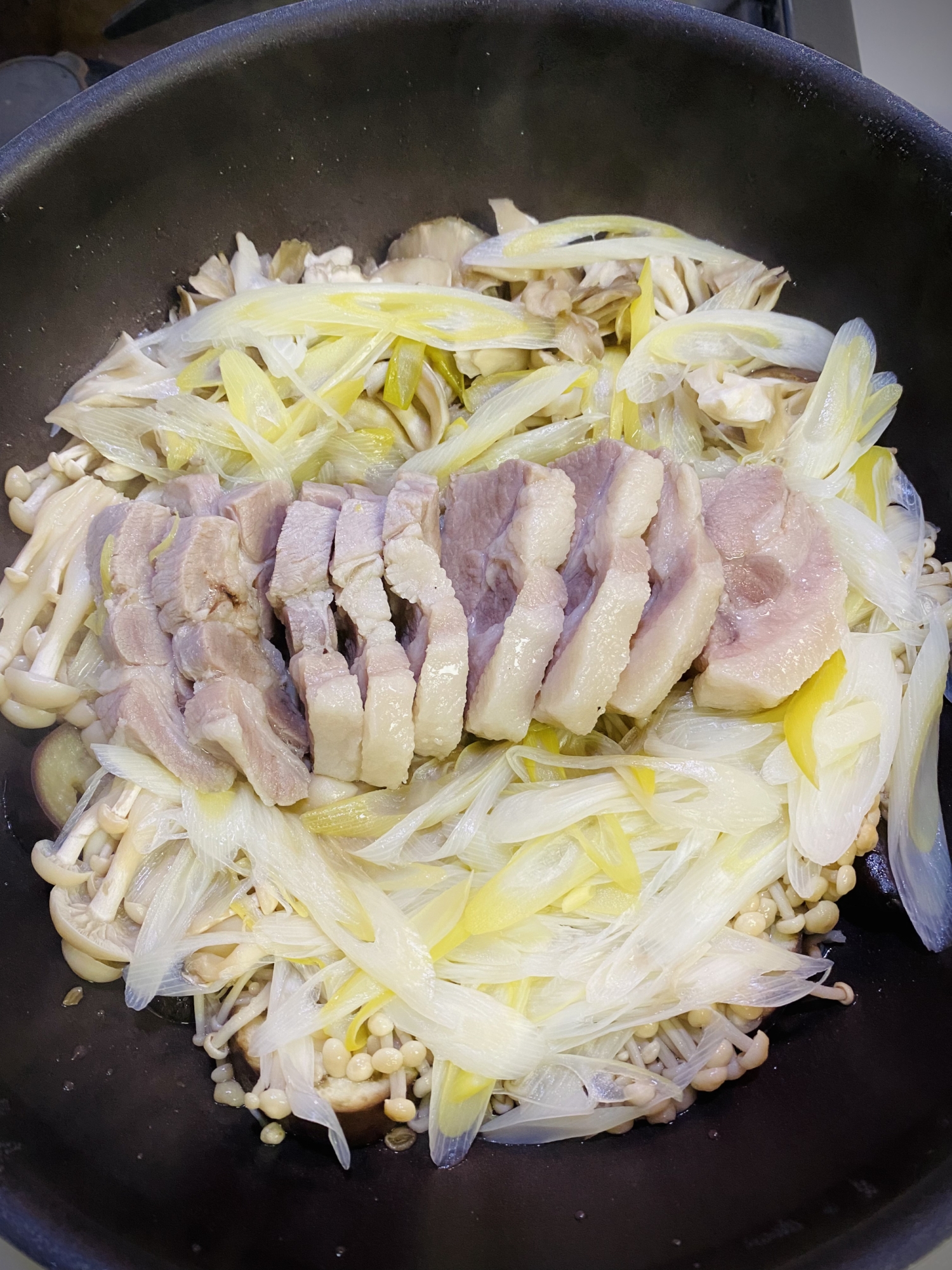 蒸し器いらずの柔らか蒸し豚