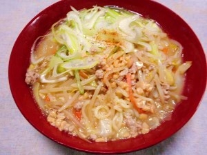 ミックスモヤシを使用、麺よりも多いモヤシ、美味しく沢山頂きました。ご馳走さまでした♪