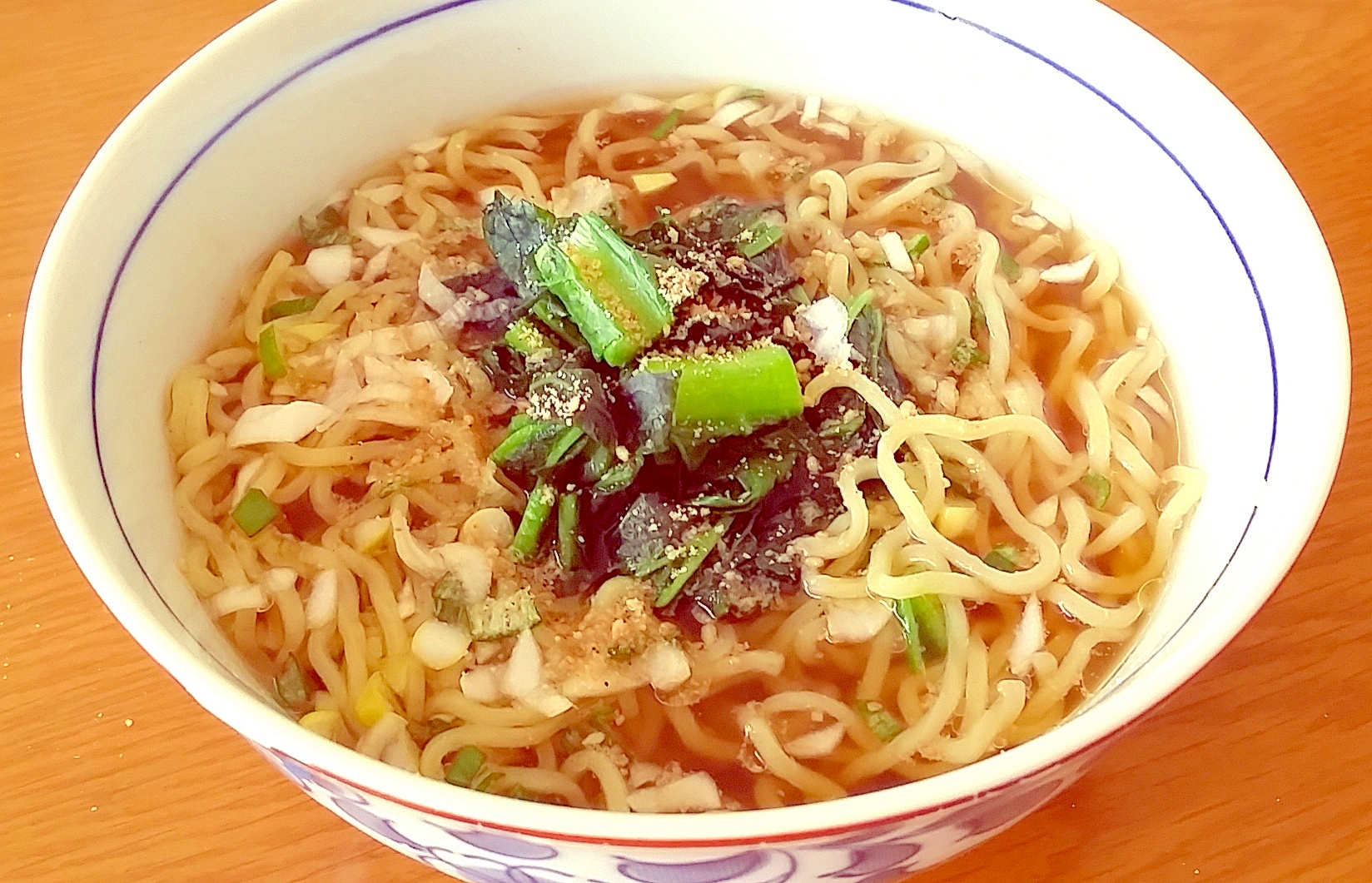 いつものラーメンにひと工夫☆小松菜とゴマのラーメン