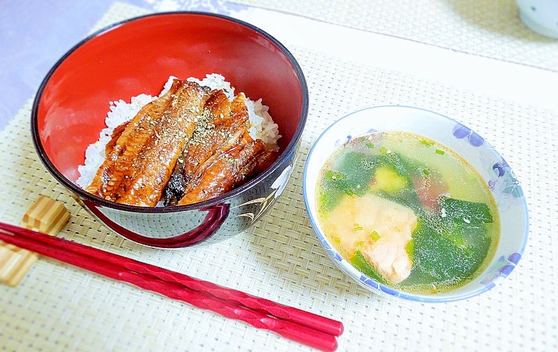 甘塩鮭とさつまいも入りわかめスープ