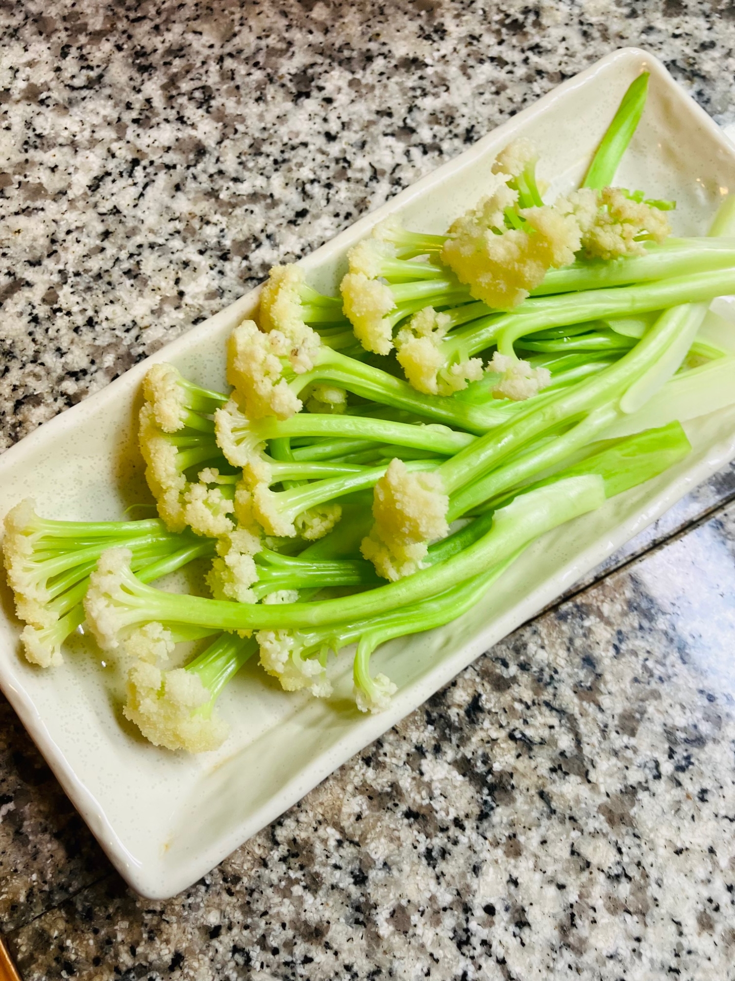 カリフローレ♡スティックカリフラワー温野菜で♪