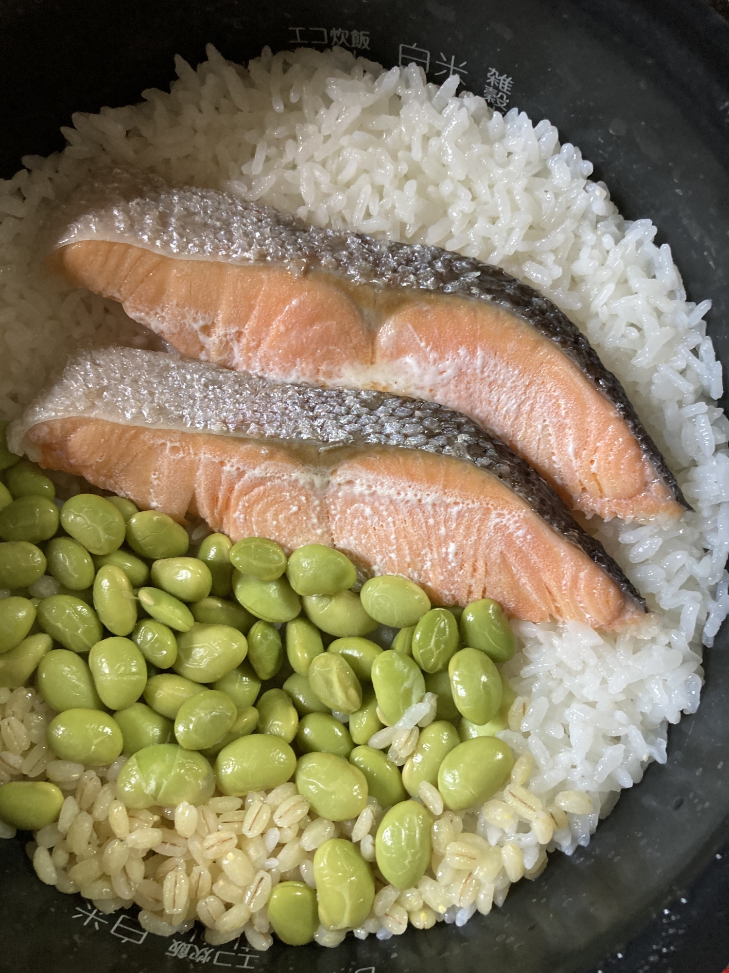 鮭と枝豆の炊き込みご飯