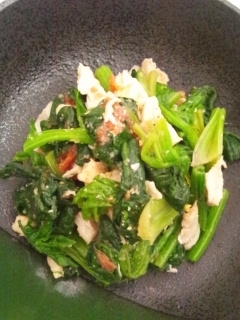 蒸し鶏とほうれん草の梅サラダ