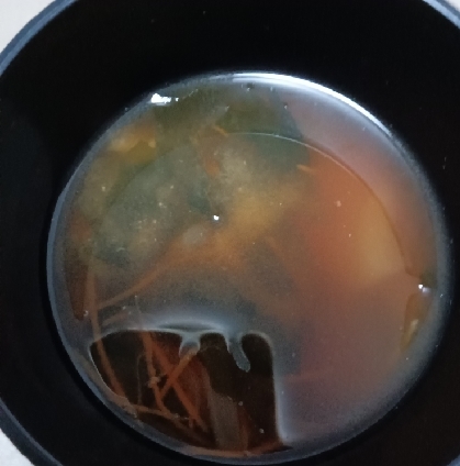 簡単☆ワカメたっぷり味噌汁