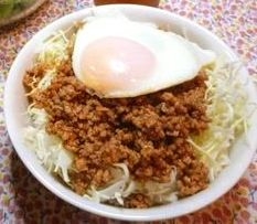 甘辛キャベ玉そぼろ丼