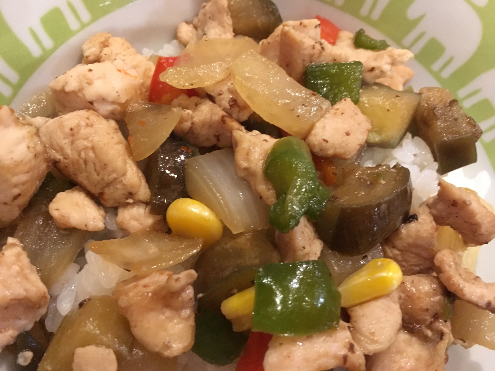 鶏肉と野菜のソース炒めどん