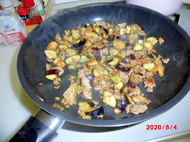 牛挽肉とズッキーニとナスの牡蠣油と醤油グリル レシピ 作り方 By Skip Right 楽天レシピ 牛挽肉とズッキーニとナスの牡蠣油と醤油グリル レシピ 作り方 By Skip Right 楽天レシピ