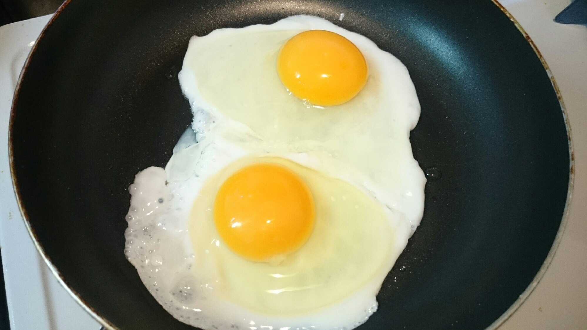 目玉焼きの黄身を離して焼く方法 レシピ 作り方 By Mamichin555 楽天レシピ 目玉焼きの黄身を離して焼く方法 レシピ 作り方 By Mamichin555 楽天レシピ