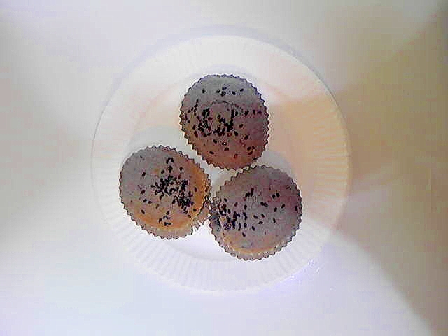 紫芋と黒ごまのカップケーキ
