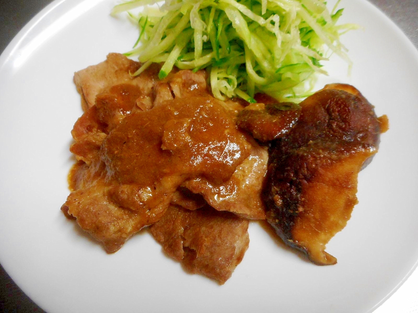 豚肉とシイタケのスタミナダレ焼き