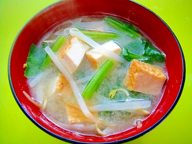 もやしと厚揚げほうれん草の味噌汁