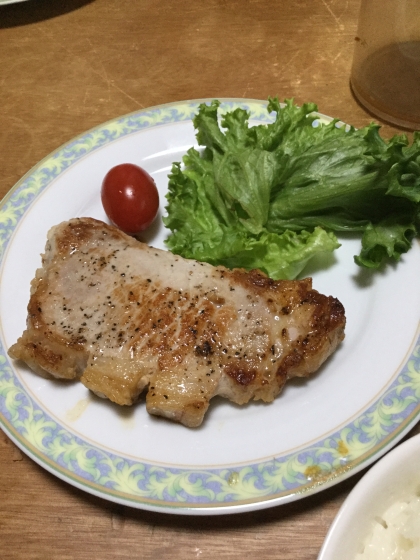 厚切り豚肉の塩コショウ焼き