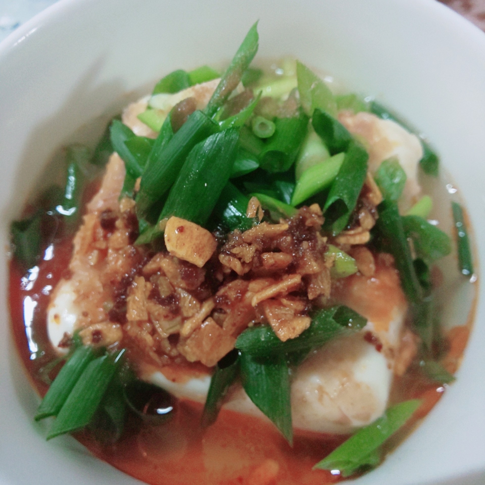 簡単!食べるラー油と万能ねぎの温かい豆腐