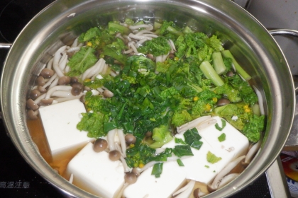 mimi2385さん、はいさい♪
春らしい湯豆腐で良いですね。
簡単に作れてとても美味しかったです♪
ご馳走様でした。
３月もよろしくお願いします。
