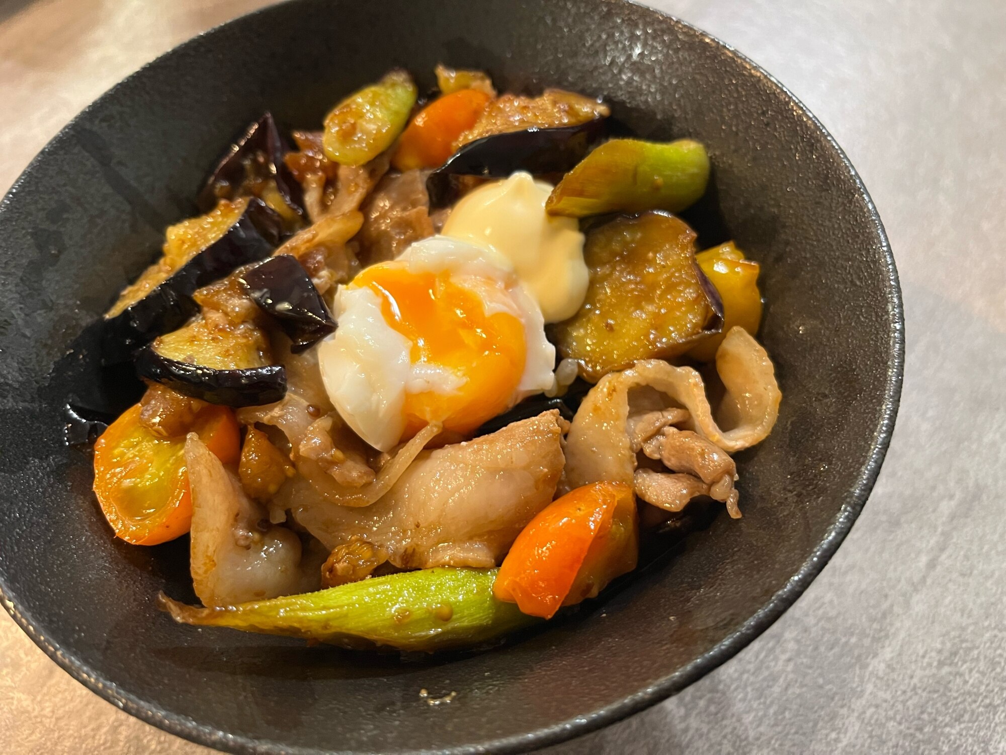 ★スタミナ丼★ブラウン　写真　おしゃれ　小物　アクセサリー　カラビナ 7a180aaf15dfc27b3e5862f1c48e92