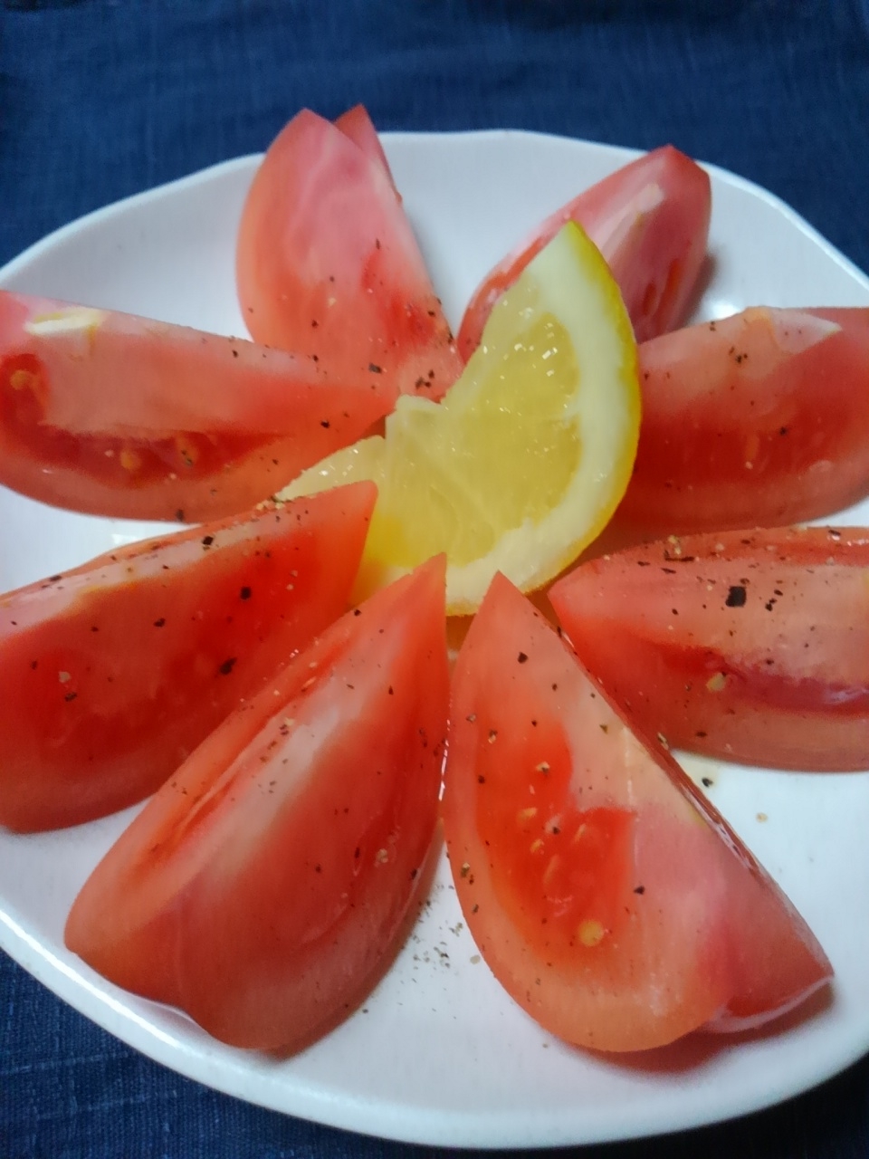 トマト 酸っぱいドレッシングでサッパリ食べる レシピ 作り方 By １つ 楽天レシピ