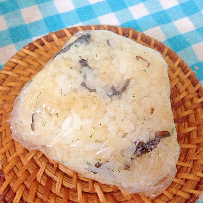 塩昆布の海苔バターおにぎり♡