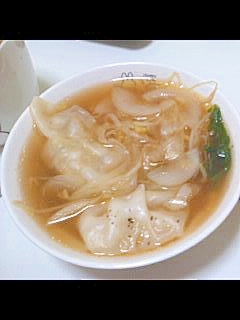 簡単美味☆野菜たっぷり水餃子スープ