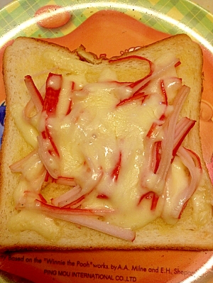 簡単☆カニマヨ＋チーズのトースト