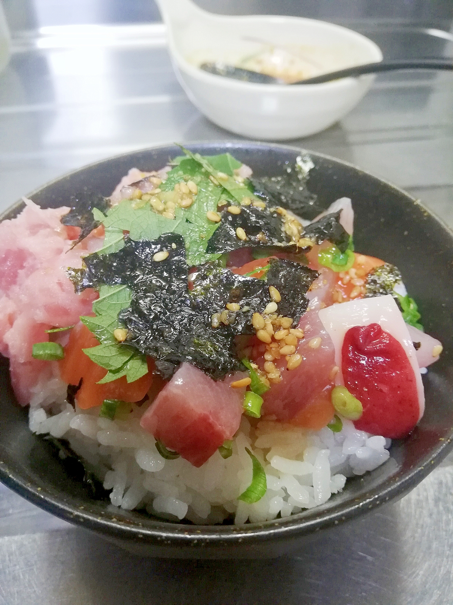 簡単 我が家の海鮮丼 丼のタレ レシピ 作り方 By ちゃこぶそん 楽天レシピ