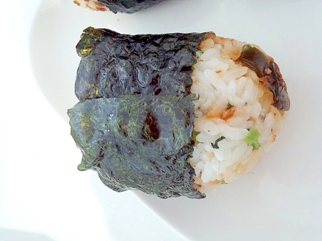 佐賀県有明の海苔で高菜と昆布&鰹節の佃煮おにぎり