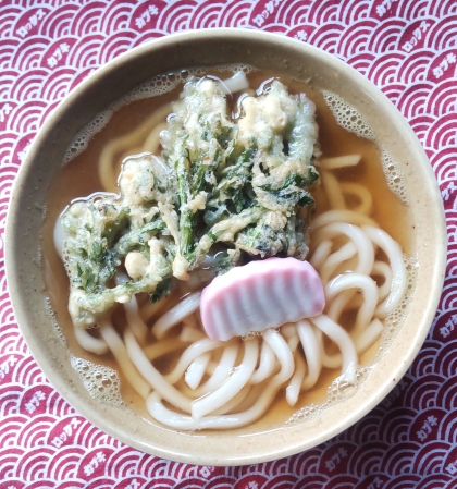 アスパラとわかめとかき揚げ天ぷらうどん