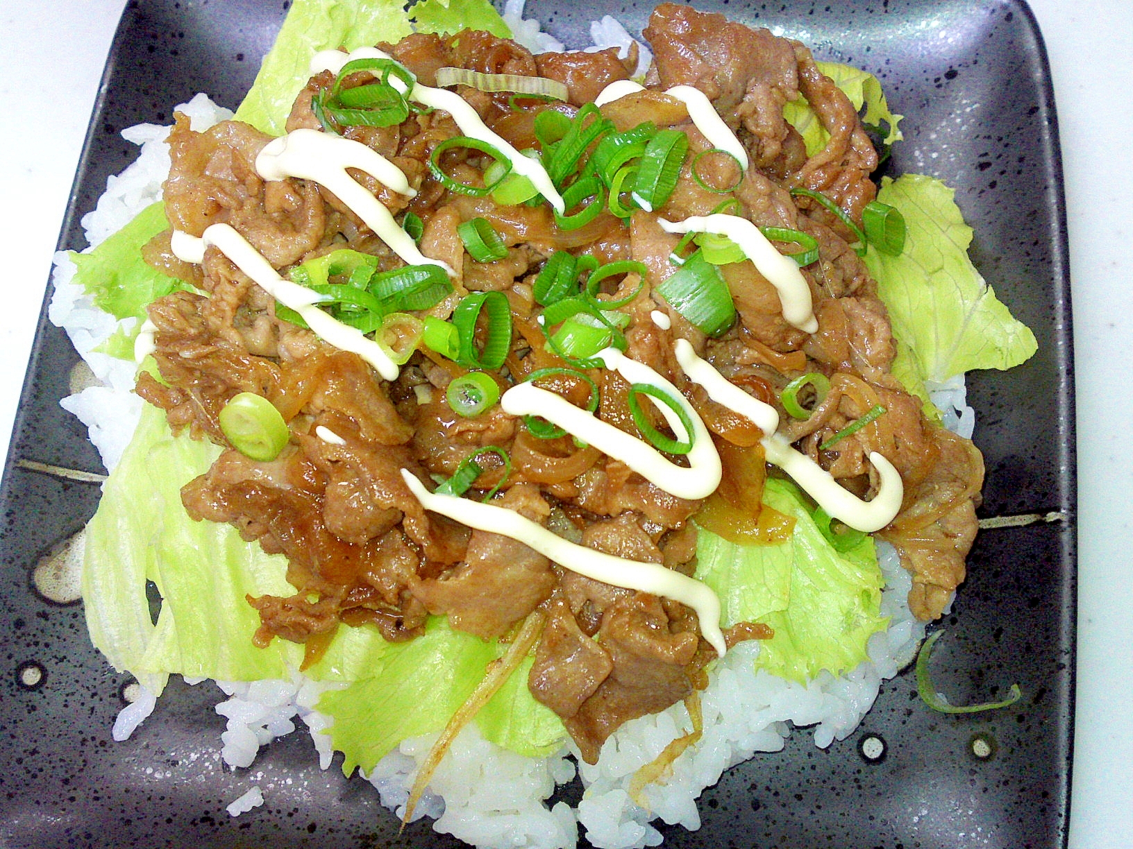 男子の胃袋わしづかみ レタスでシャキシャキ焼肉丼 レシピ 作り方 By ゆくそうま 楽天レシピ