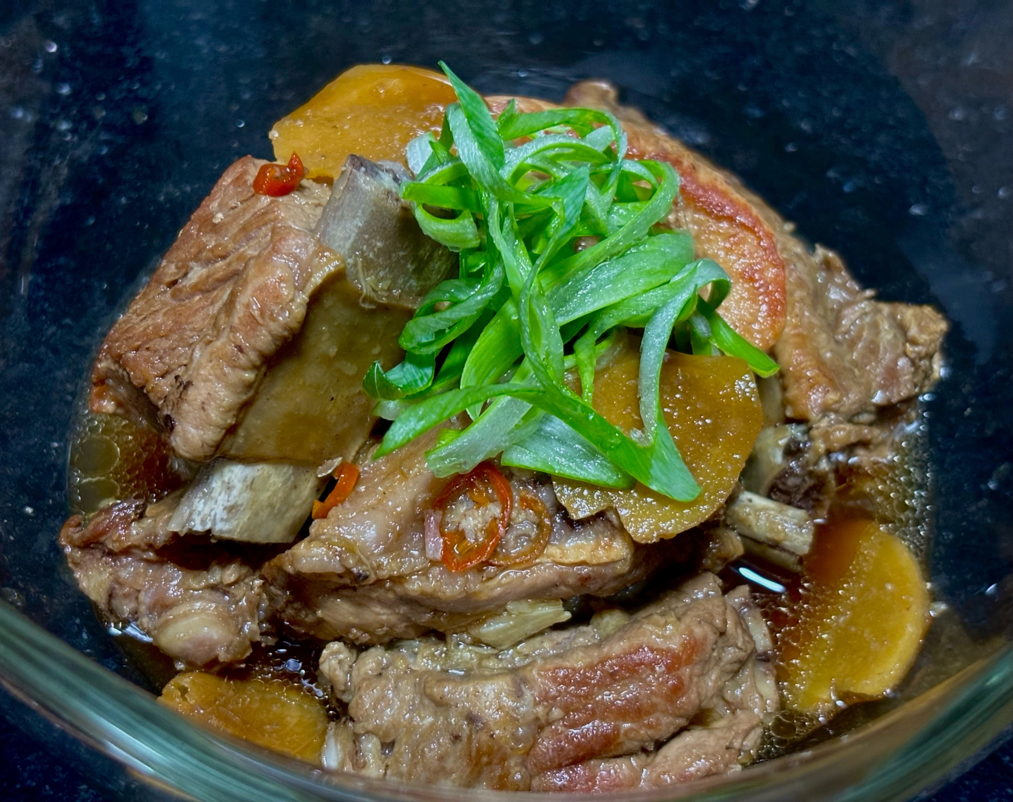 煮込みは炊飯器にお任せ！豚のスペアリブ煮込み☆