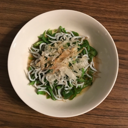 レンジで簡単！しらすとピーマンのおかか和え