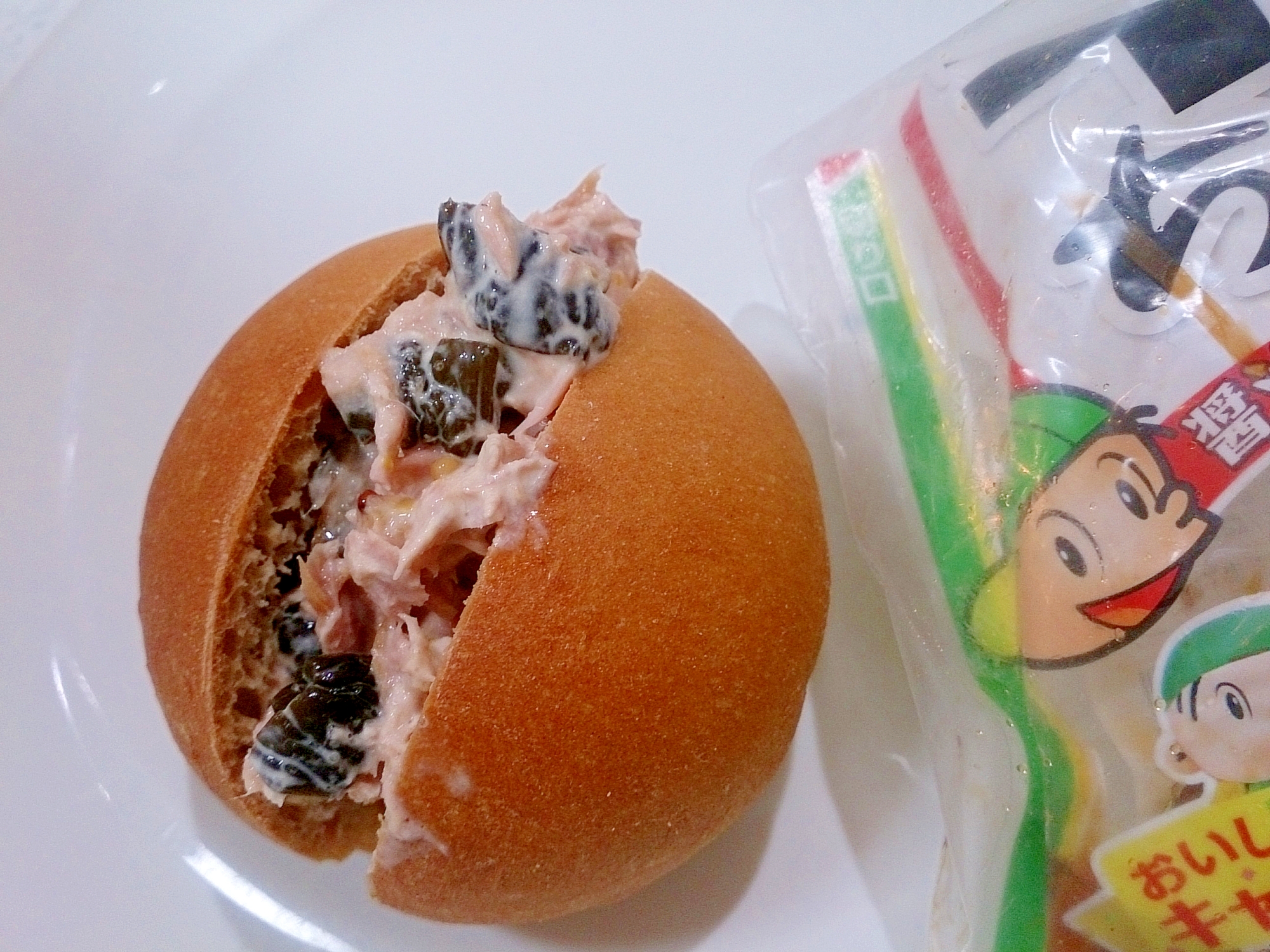 きゅうりのキューちゃんツナマヨのサンドイッチ