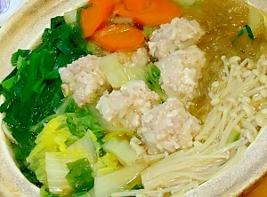 鶏団子と春雨の鶏スープ鍋