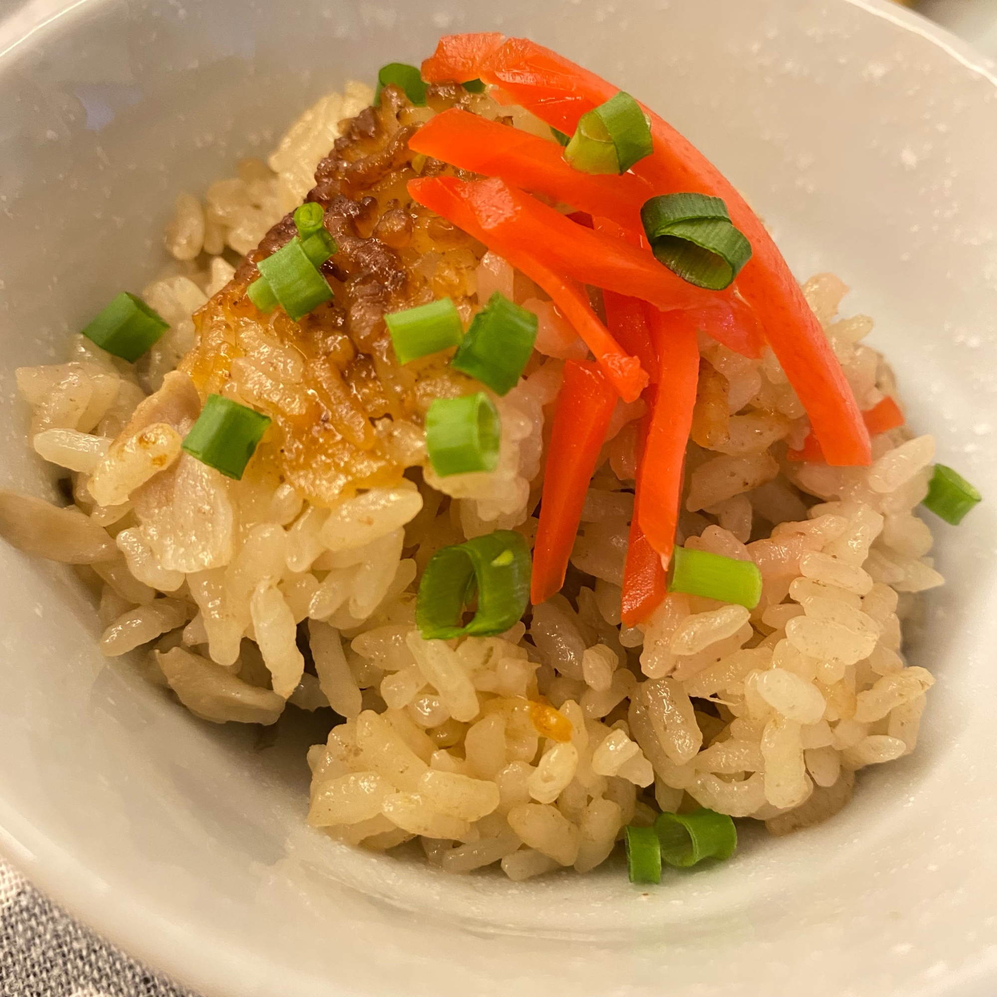 おこげもできる＊炊飯器で＊ごま油香る炊き込みご飯