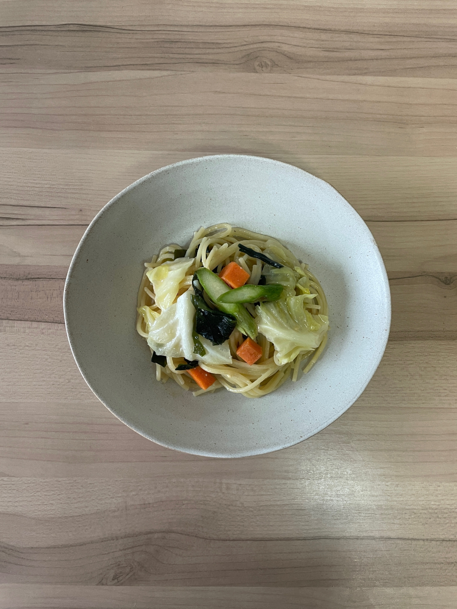 3種の野菜とわかめの酒粕根昆布味噌パスタ