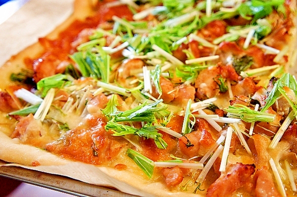 食感を愉しんで 水菜と鶏胸肉のシャキシャキピザ レシピ 作り方 By プッチン5903 楽天レシピ