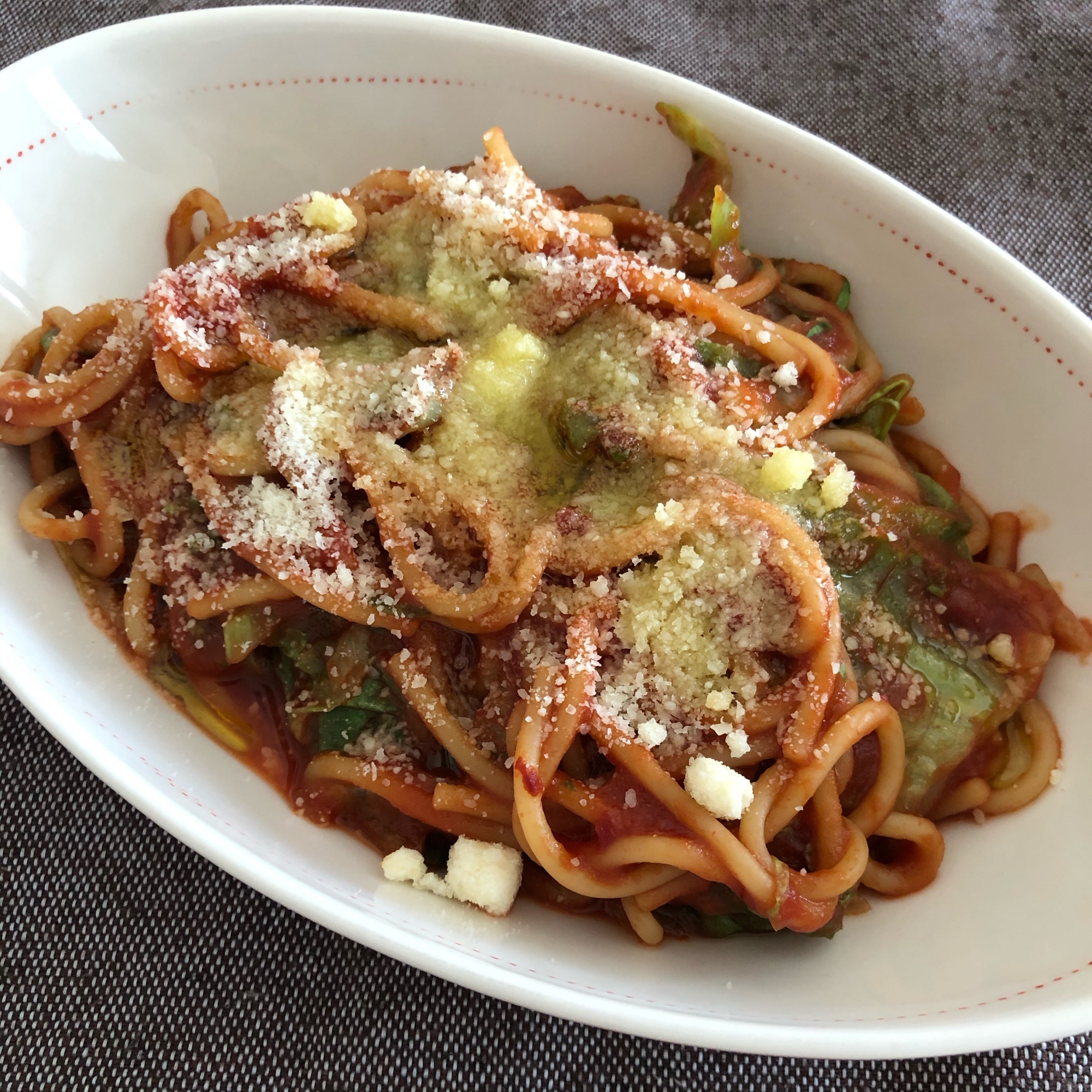 お鍋1つで♪ 濃厚すぎるレタスとトマトのパスタ