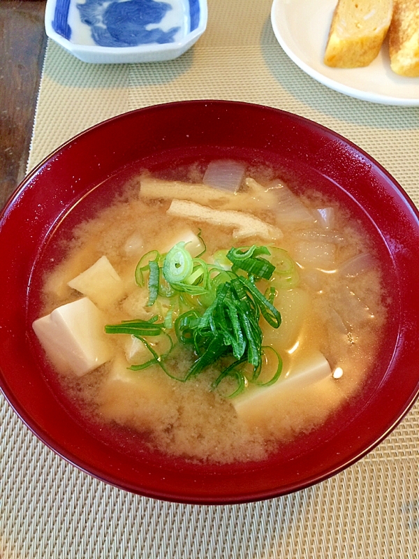 豆腐と油揚げの味噌汁