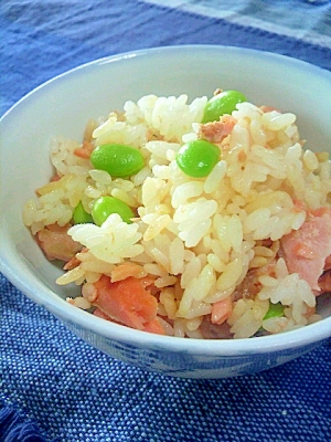 焼き鮭リメイク☆鮭と枝豆の混ぜご飯