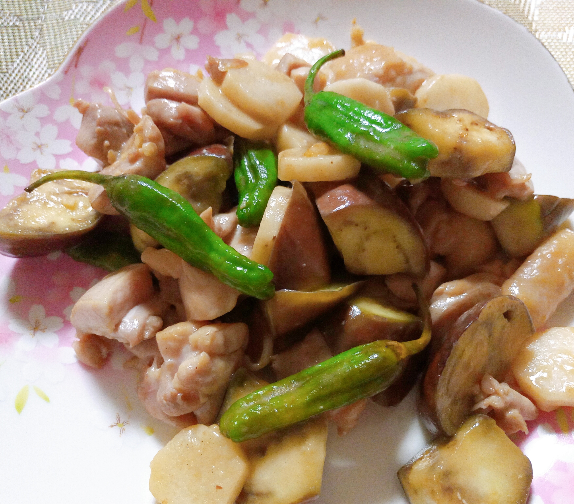 シャキシャキが美味しい鶏肉と山芋のガーリック炒め