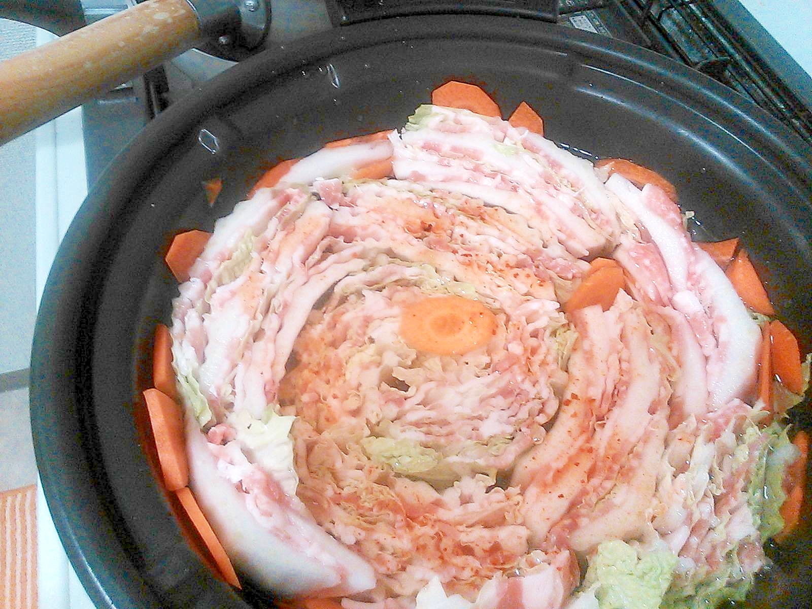 白菜と豚バラ肉のキムチ味噌ミルフィーユ鍋