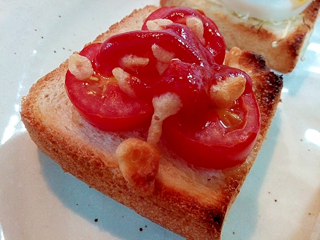 ケチャで　プチトマトと天かすのミニトースト