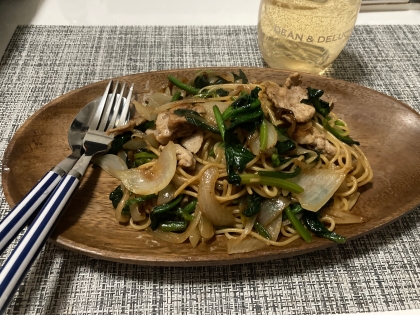 豚肉とホウレンソウのバター醤油パスタ