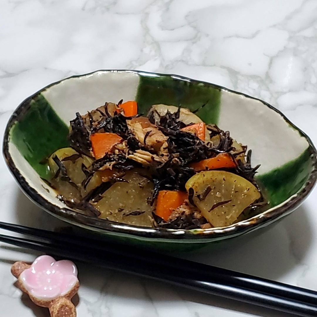 芽ひじきと大根の鯖缶煮