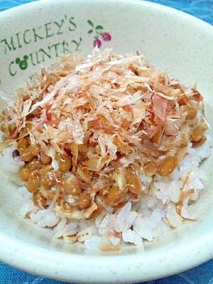 納豆の食べ方-ネギ塩麹＆かつおぶし♪