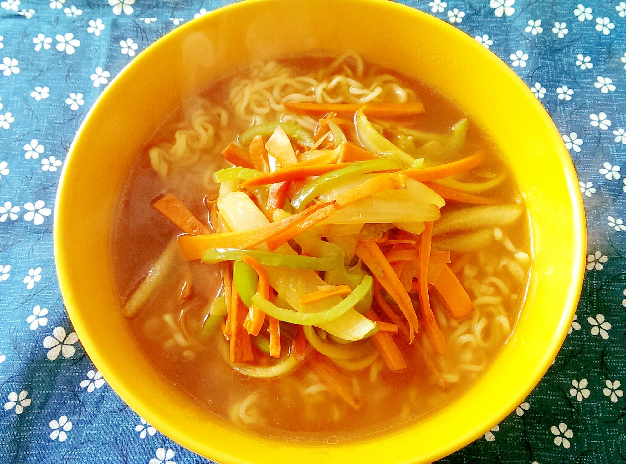 三色野菜の彩りラーメン レシピ・作り方 by けいちゃん088 - 楽天レシピ