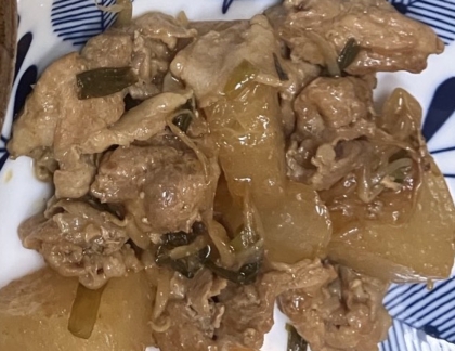 茜霧島でこっくり…大根と豚肉の煮物
