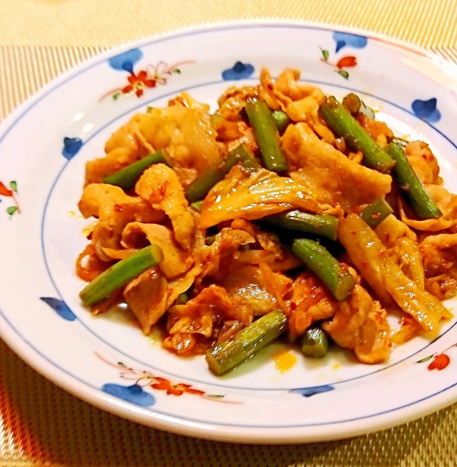 にんにくの芽と豚肉のキムチ炒め