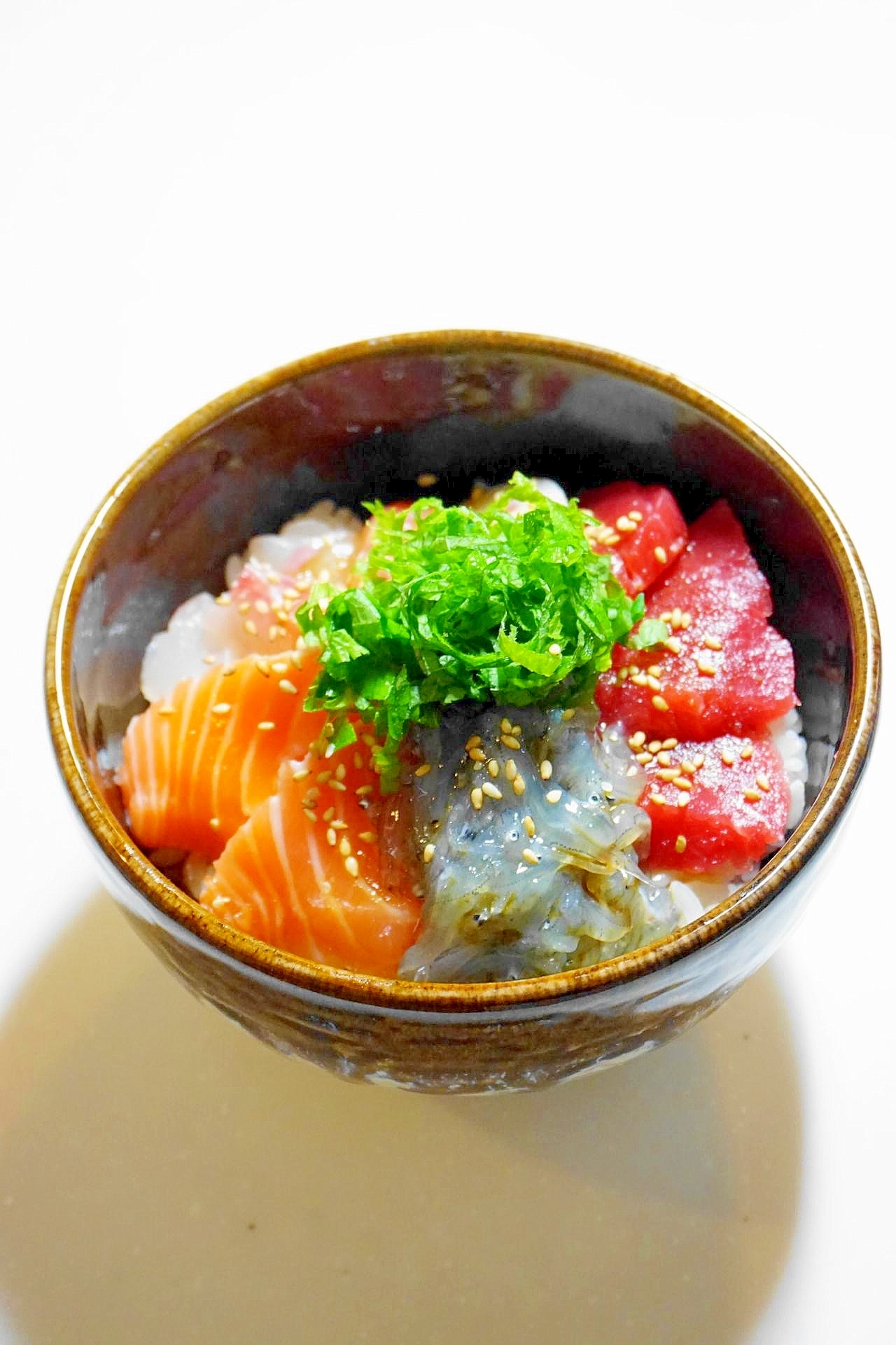 手作りタレ＆酢飯は格別！海鮮丼