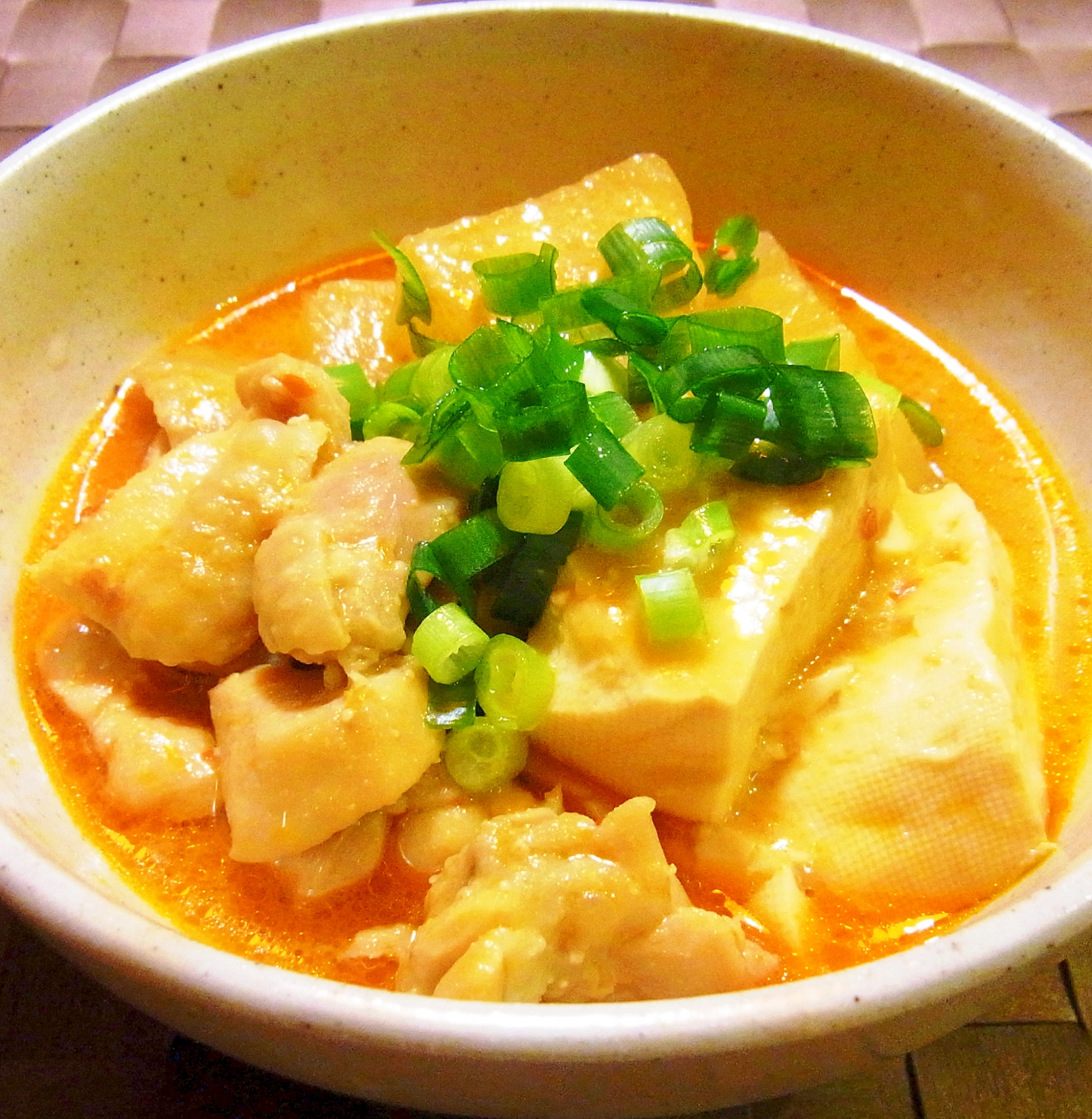 鶏肉と大根と豆腐のピリ辛味噌煮