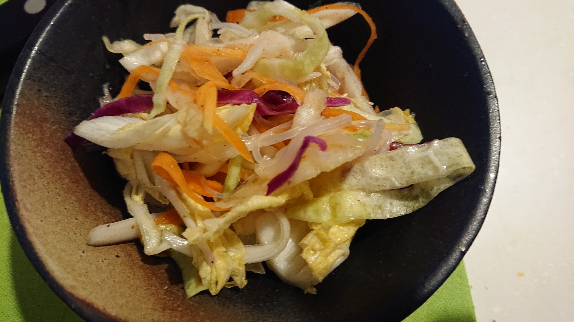 カット野菜で簡単サラダ