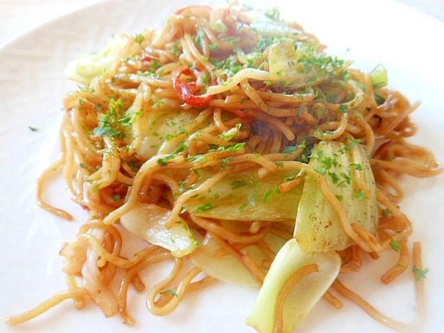 チンゲン菜とカニカマのシンプル焼きそば